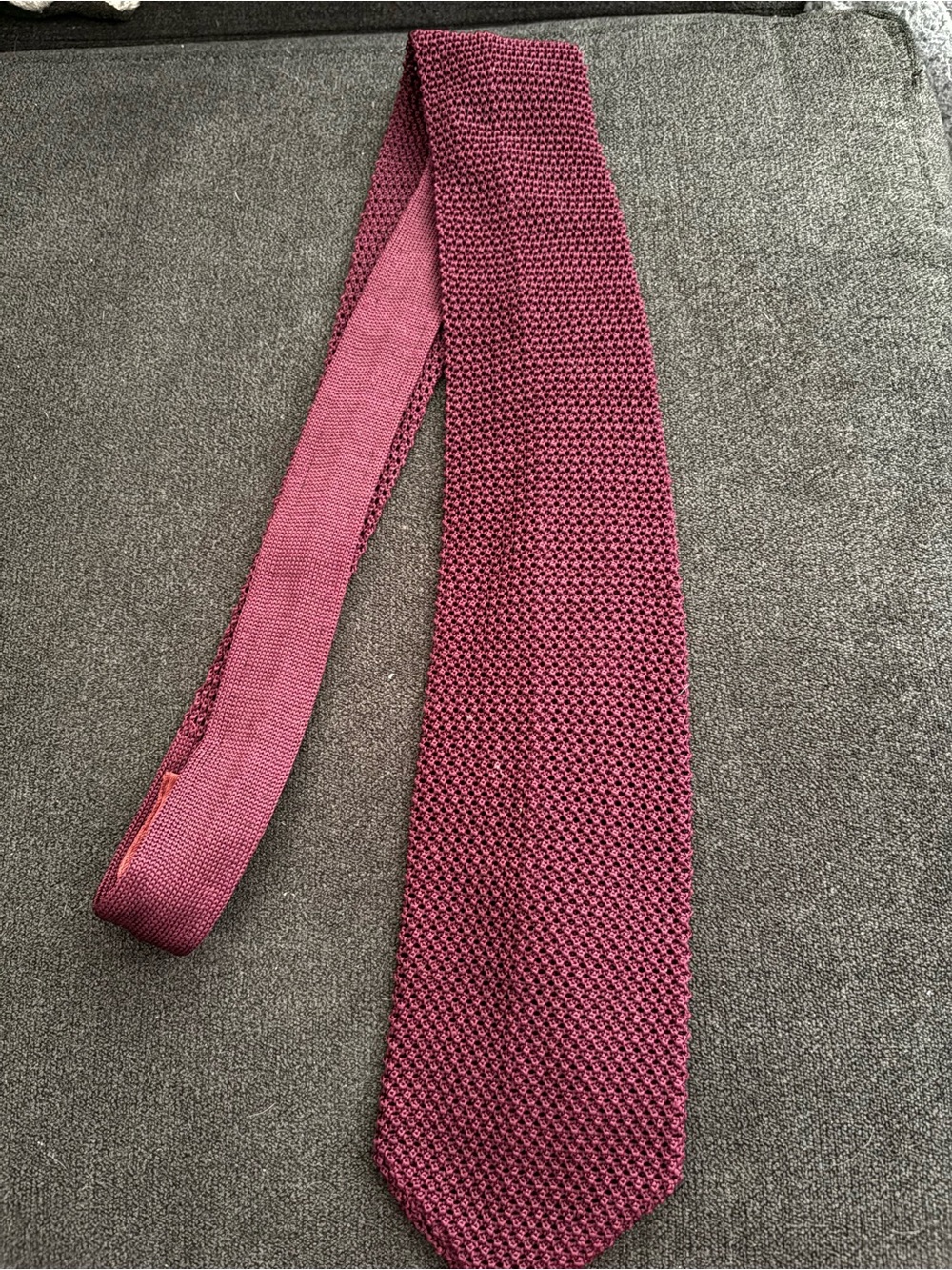 Donna Karan vintage silk Knit Textured Burgundy Tie